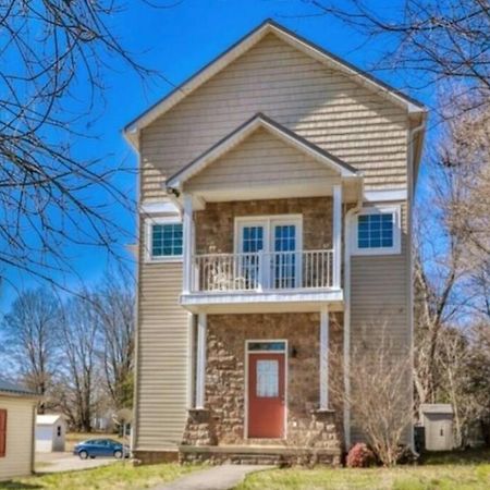 Skinny Big House In Jefferson City エクステリア 写真